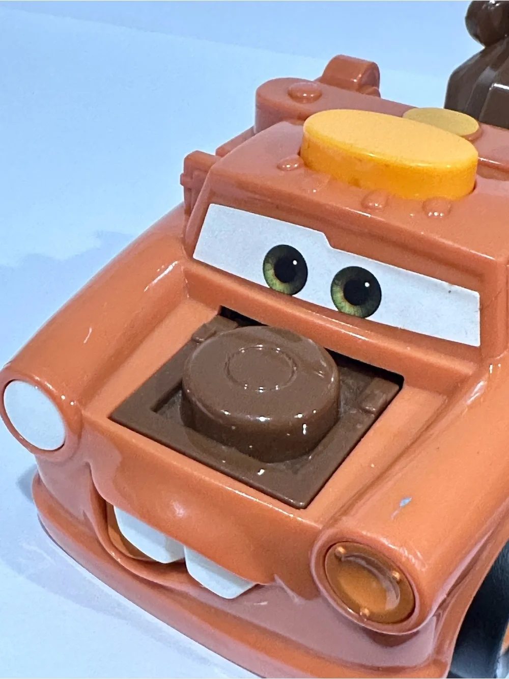 Fisher Price Disney Pixar Cars 2 Talking Flashlight Mater Truck